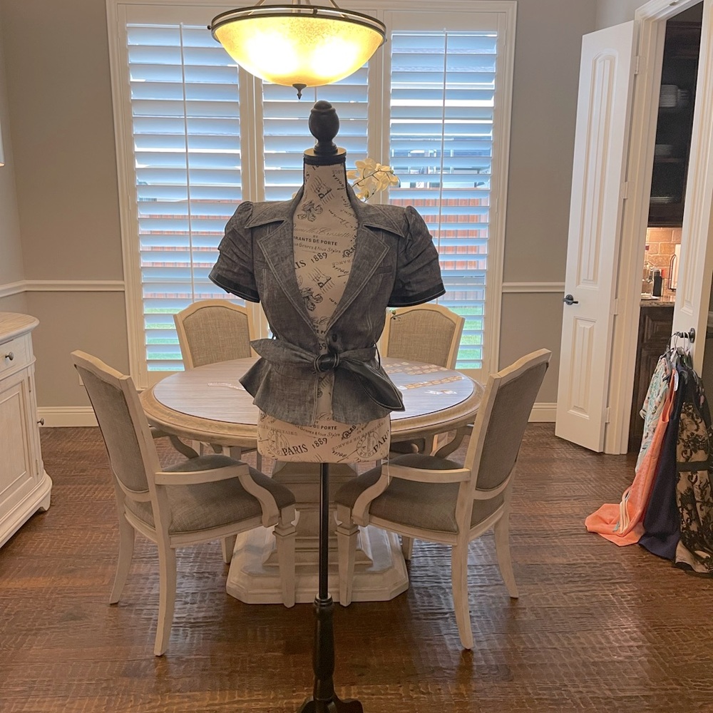 Sassy stylist Bebe blazer